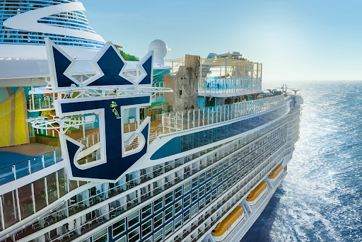 foto lateral do icon of the seas
