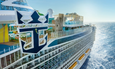 foto lateral do icon of the seas